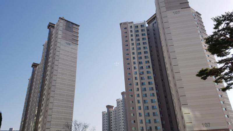 탑실마을대주피오레1단지 아파트 단지 전경 모습이에요