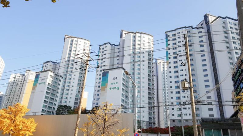 총 696세대, 10개 동으로 구성된 단지에요