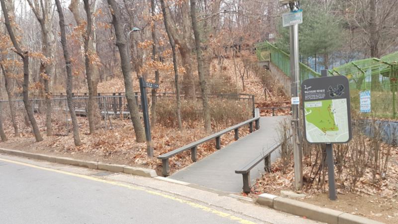 신정동에 위치한 계남1근린공원 입니다
