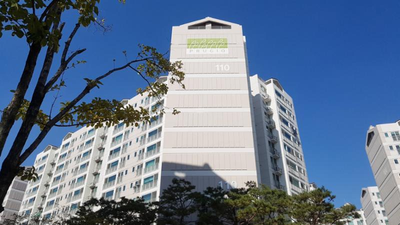 고척파크푸르지오의 깔끔하고 세련된 전경 사진이에요