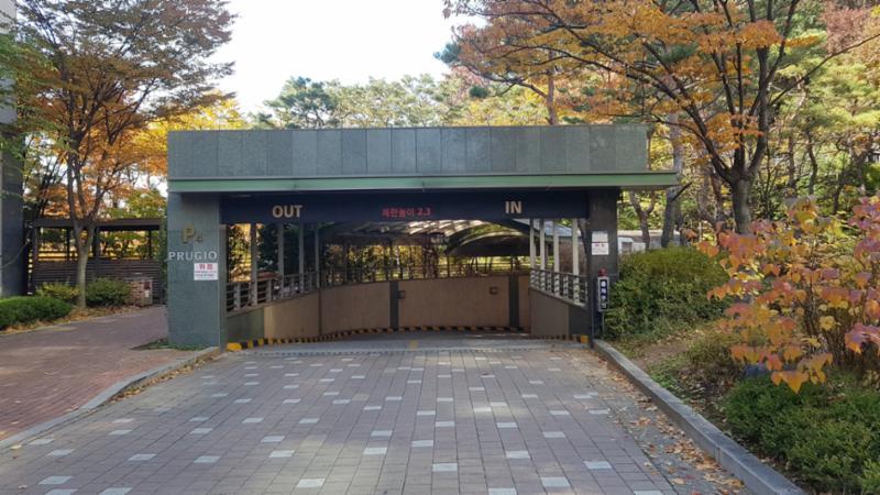고척파크푸르지오 주차장 출입구에요