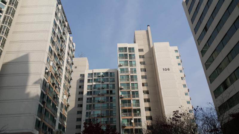 학마을1단지 아파트는 총6개동, 639가구로 이루어져 있으며 지역난방(열병합)을 사용하고 있어요