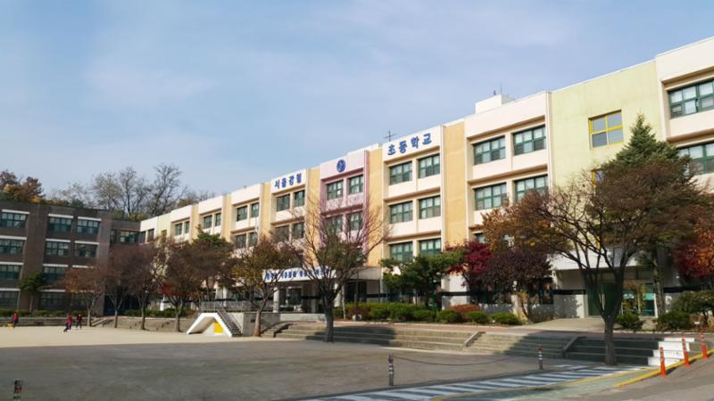 단지 주변으로 배정학교인 강월초등학교가 있습니다