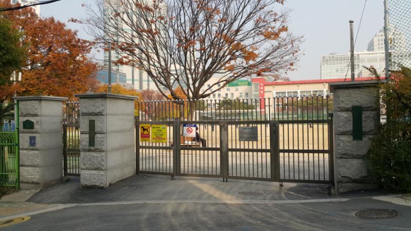 대치우성1차아파트 중학교 입니다