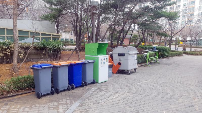 쓰레기를 분리하는 곳이에요