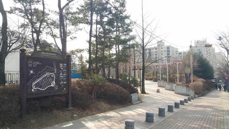 단지 근처에 공원시설이 위치하고 있어 주말에 가족들과 나들이 가기에 좋을것 같은 구봉산근린공원입니다