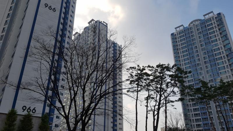 고급스러운 디자인과 차별화된 분위기로 단지의 품격을 한층 더 높이는 동탄푸른마을신일해피트리 전경 모습이에요