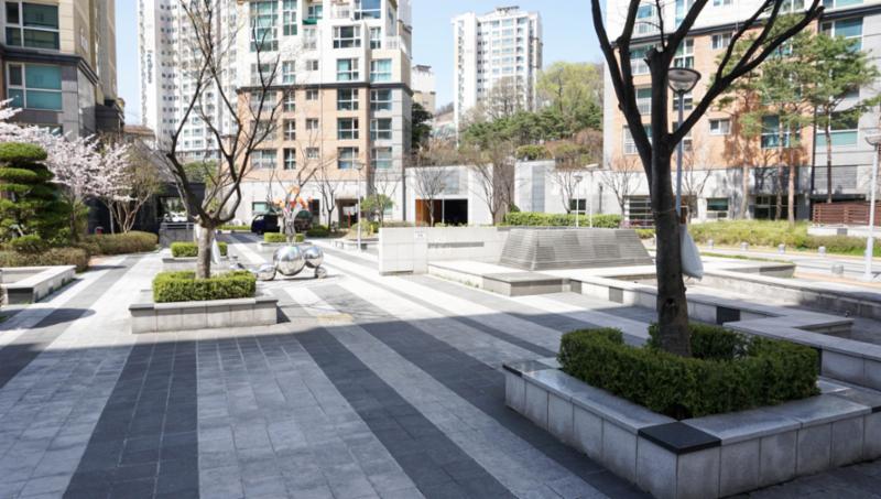 단지만의 특별한 조경을 선사하는 단지 중앙광장이에요