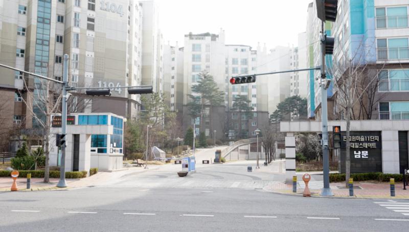 판교원11단지휴먼시아힐스테이트 단지의 후문이에요