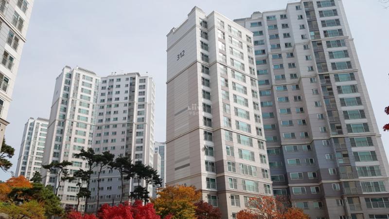 총 823세대, 12개 동으로 구성된 버들치마을성복힐스테이트 3차는 다양한 생활 편의시설과 인접해 있어 주거생활이 편리해요