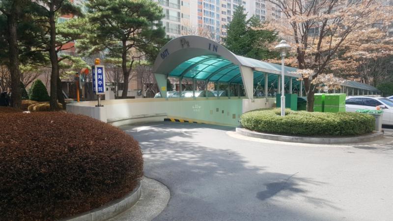 단지 내 주차장이에요