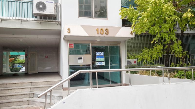 양평한신 아파트 103동 1층 공동현관이에요