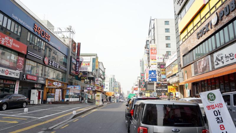 단지 주변에 위치해 있는 먹자골목입니다