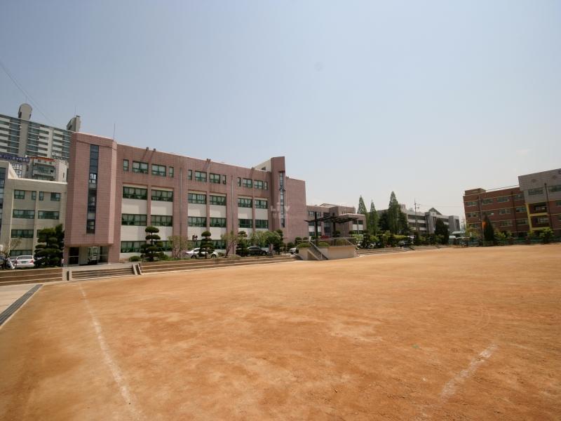 용현여자중교1