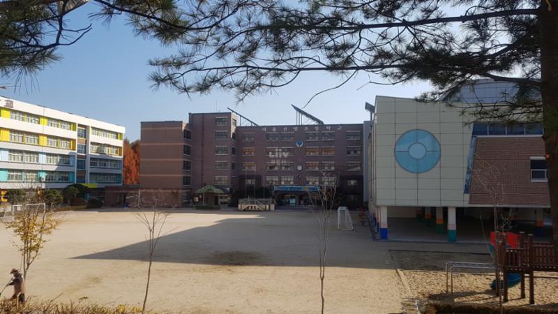 신명초등학교 입니다