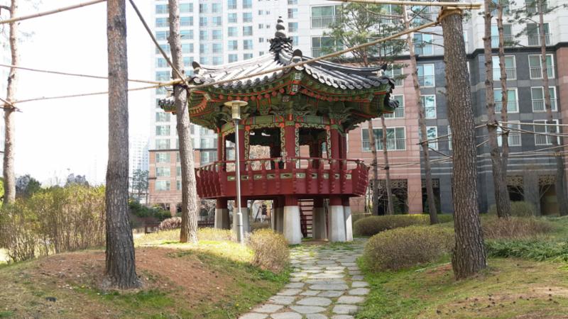 단지 내에서 즐겁고 여유로운 시간을 보낼 수 있는 쉼터 공간이에요