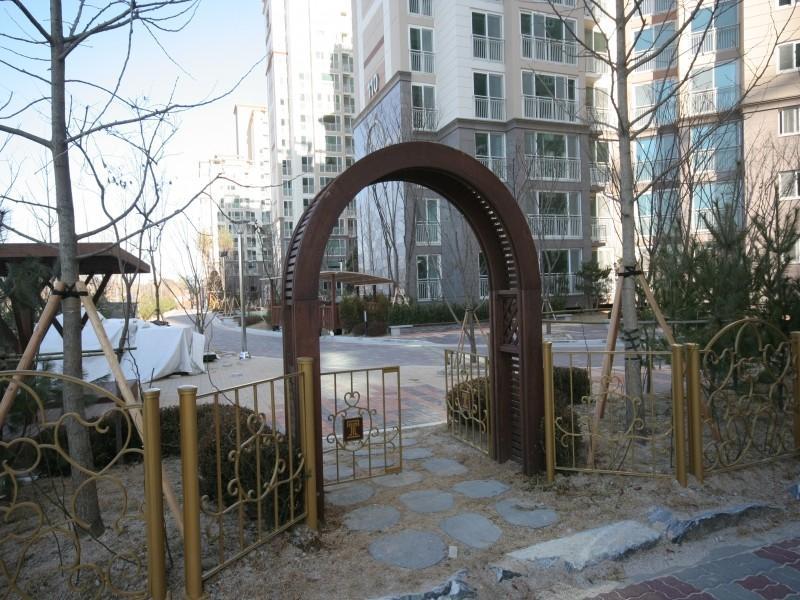 부출입구