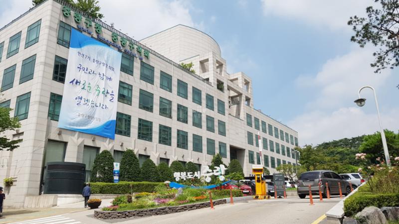 아파트 인근에 중랑구청이 있어 가까운 거리로 편리하게 누구나 이용 가능합니다