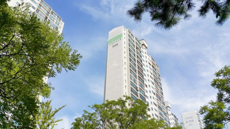 단지 인근에는 교육, 공원, 쇼핑, 공공시설 등이 인접해 있어 최상의 생활인프라를 누릴수 있는 단지에요