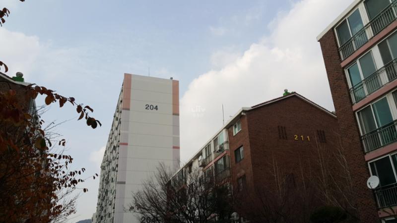 안산현대2차 아파트 전경 모습이에요
