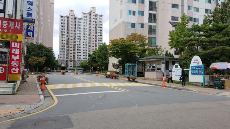 두견마을3단지 영남우방한솔 아파트 정문이에요