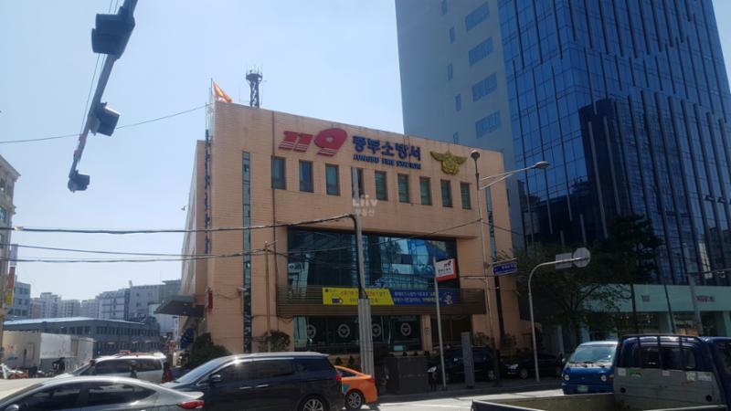 단지 주변에 소방서가 가까이에 위치해 있어 화재발생 시 좀 더 안전하고 빠른 대처가 가능하기 때문에 큰 사고를 줄일 수 있습니다