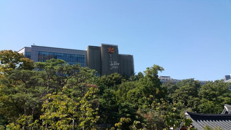 단지 인근에 위치한 동국대학교입니다