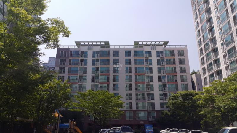 마곡수명산파크5단지의 깔끔하고 세련된 전경 모습이에요