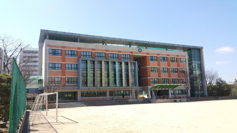 수명중학교입니다