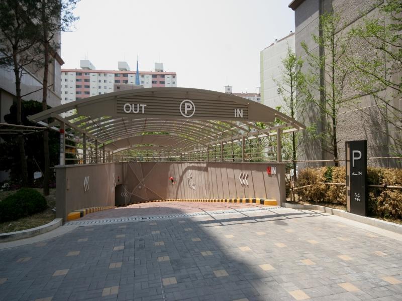 지하주차장입구