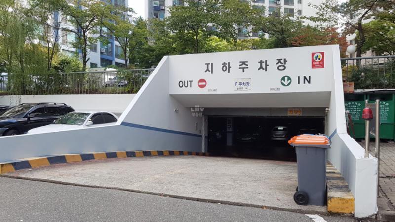 단지 내 주차장이에요