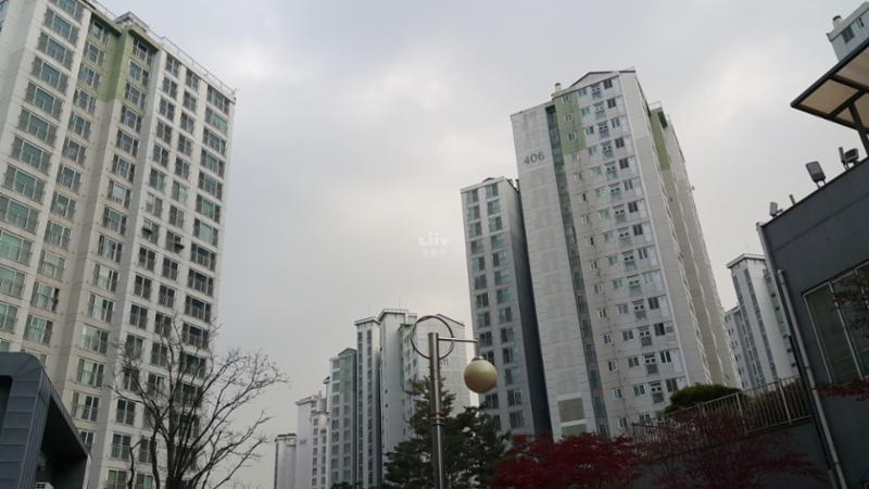 고급스러운 디자인과 차별화된 분위기로 단지의 품격을 한층 더 높이는 광명역세권휴먼시아4단지 전경 모습이에요