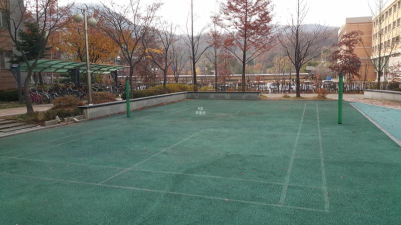 단지 내 체육시설이에요