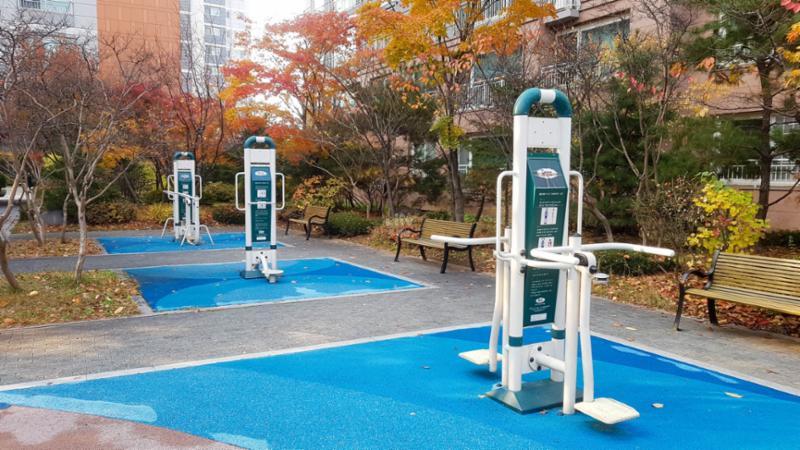 단지 내에 체육시설이 설치되어 있어요