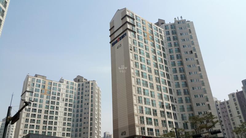 단지만의 특별한 외관 디자인으로 품격있고 고급스러움이 느껴지는 단지 모습이에요