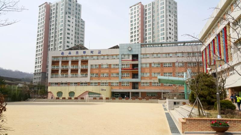 고창마을케이씨씨스위첸 아파트단지 주변 초등학교 입니다