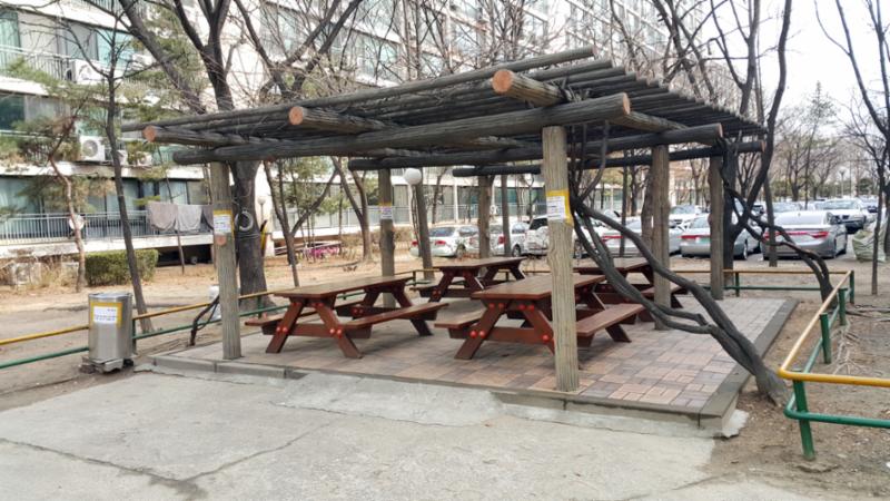 단지 내부에 위치한 쉼터모습이구요