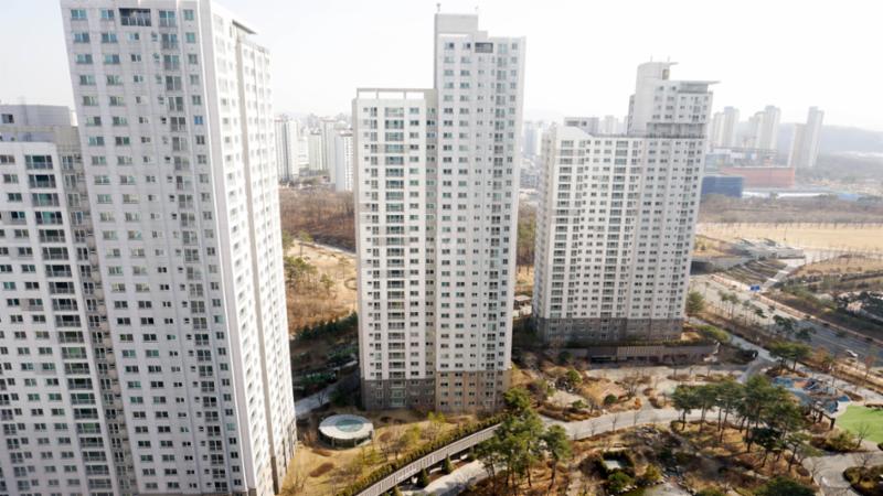 이의동 래미안광교아파트 전경이에요