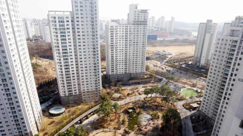 이의동 래미안광교아파트 전경이에요