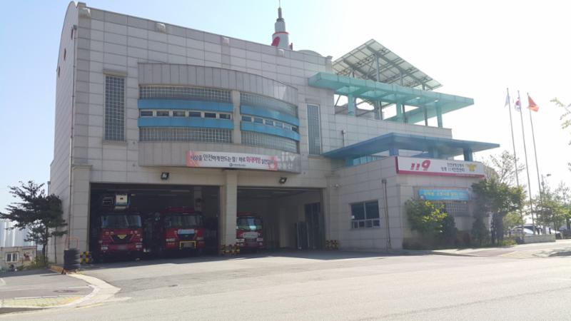단지 인근에 소방서가 위치하고있어  안전한 단지 생활이 가능합니다