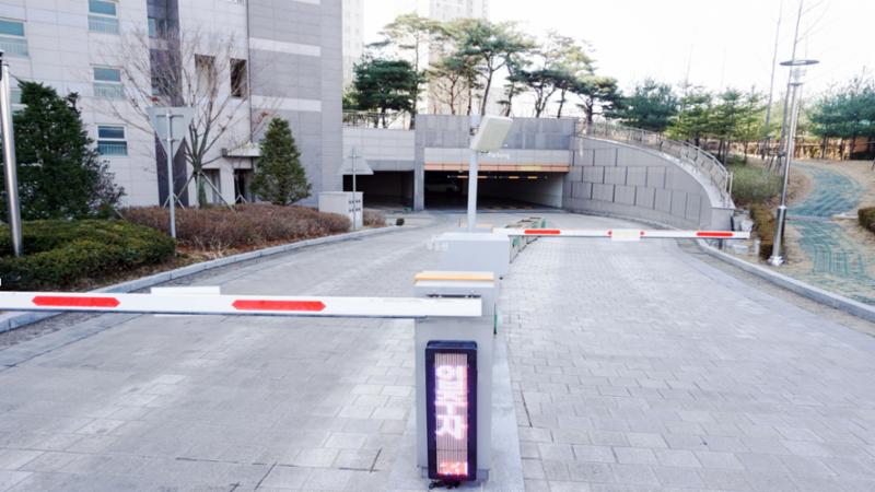 지하주차장 출입구 모습이에요
