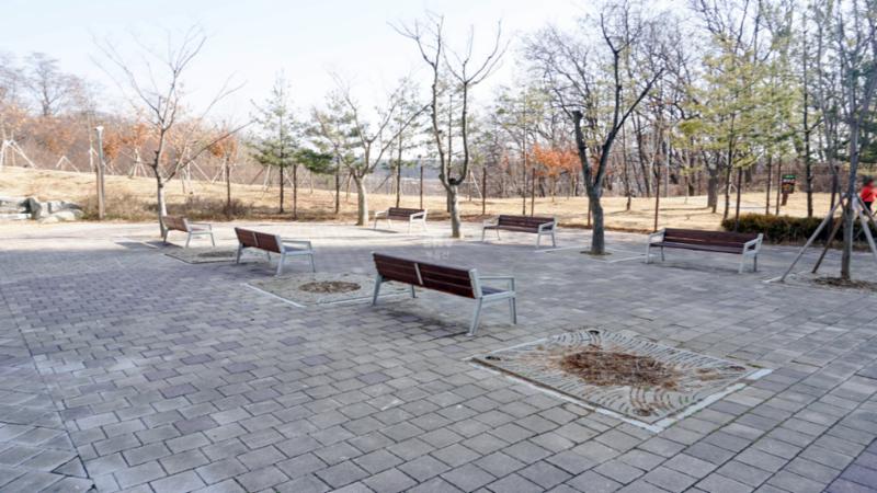 단지 내에서 즐겁고 여유로운 시간을 보낼 수 있는 쉼터 공간이에요