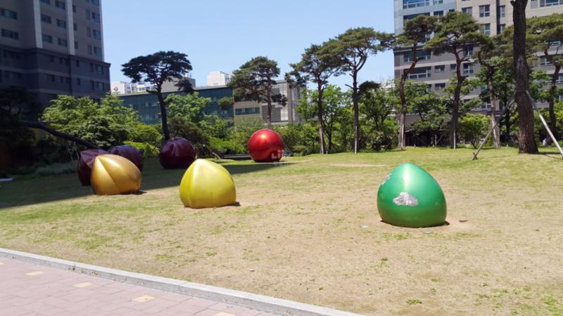 단지 내 공원이에요
