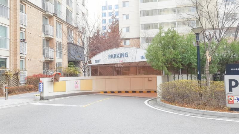 단지 내 주차장이에요