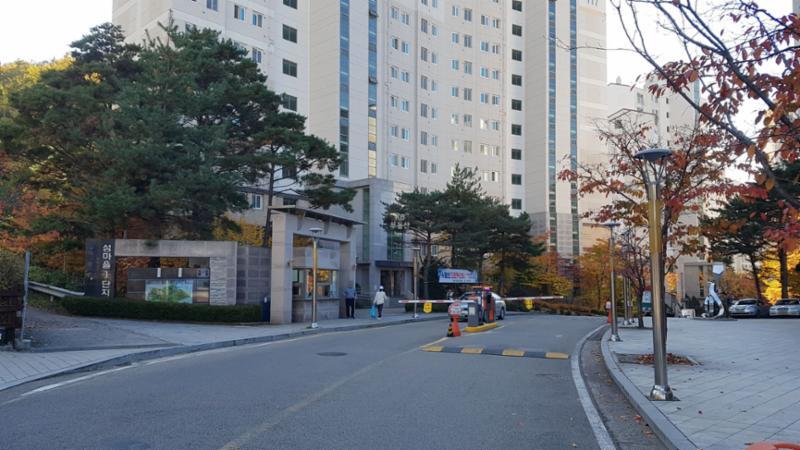 섬마을휴먼시아1단지 정문이에요