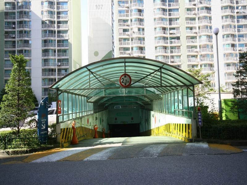 지하주차장입구