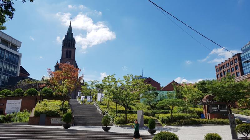 한국 근대 건축사에서 가장 규모가 큰 첫 고딕 양식 건출물입니다