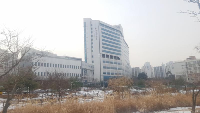 단지 인근에 서울의료원이 조성되어 있어 언제든 빠르게 이용할 수 있기 때문에 걱정없이 자녀를 키우기에 아주 좋은 여건을 갖췄습니다