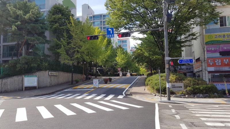 신내5단지두산대림 정문이에요