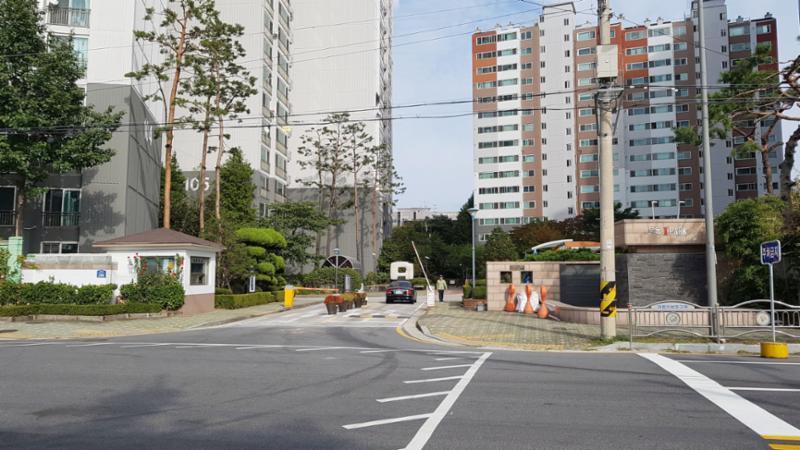 묵동아이파크 정문이에요